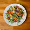 SAŁATKA Z HALLOUMI